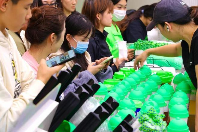 曾舜晞再度助阵引爆“柠宝节”！AG真人网柠季官宣全球代言人(图4)